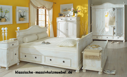 Möbel nach Maß - Schlafzimmer in Antik weiß