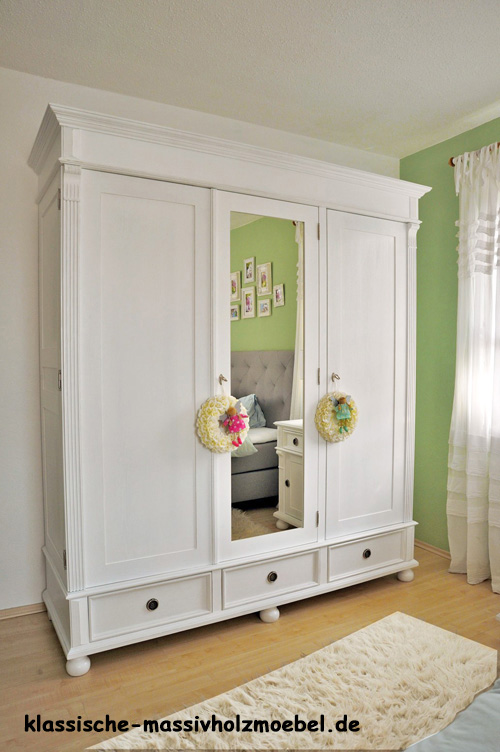 Kleiderschrank mit großem Spiegel, im Landhausstil, Farbe Weiß